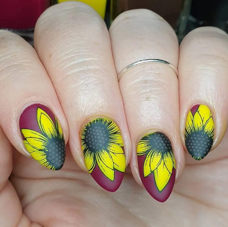 Sunflower Accent Nails